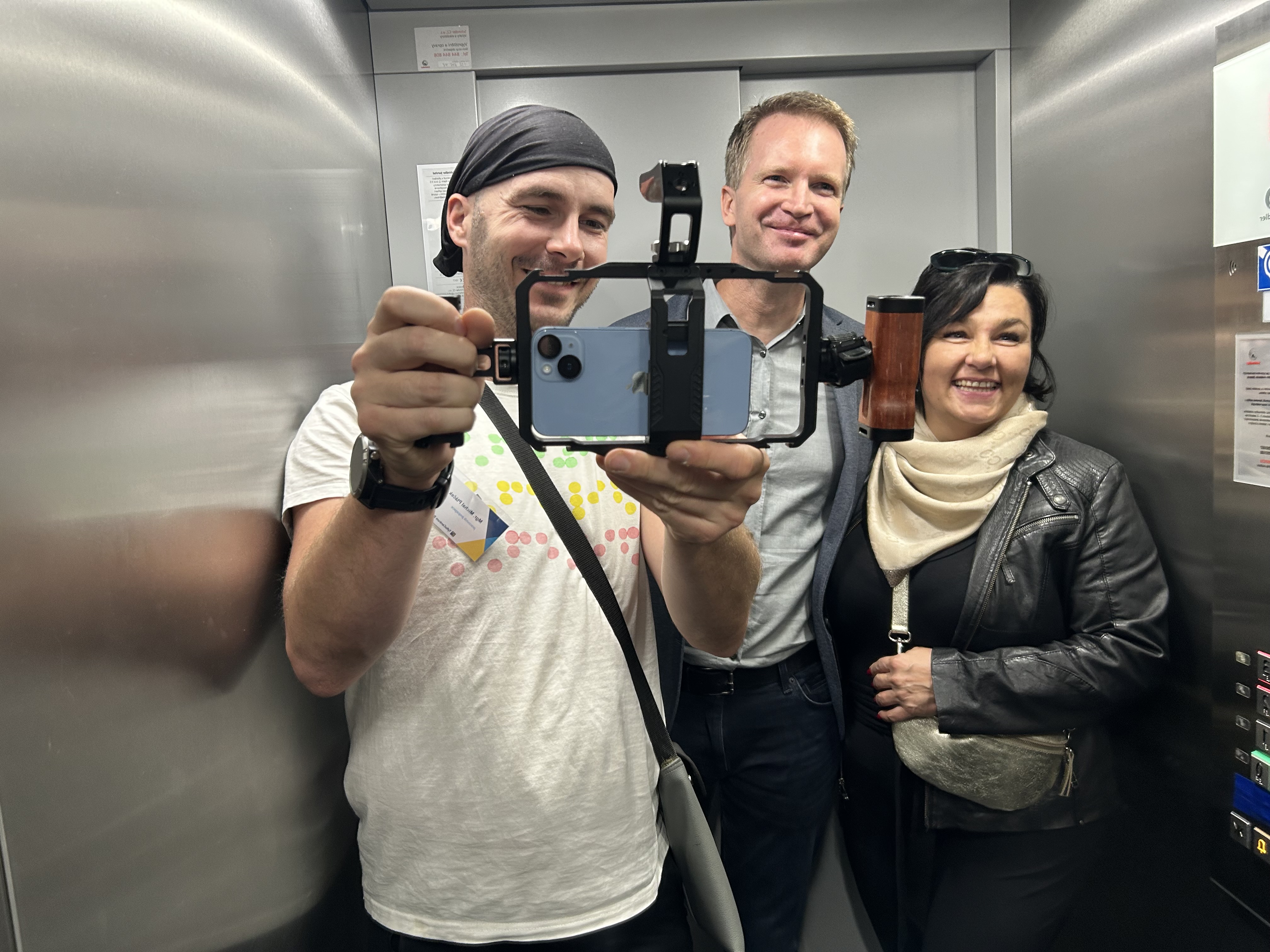 výtahová fotografie, která vznikla při Dnu otevřených dveří v roce 2024